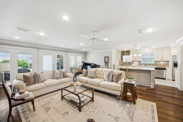 2702 Manila Lane, Houston, TX 77043