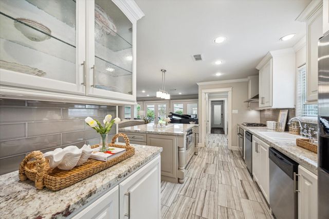 2702 Manila Lane, Houston, TX 77043