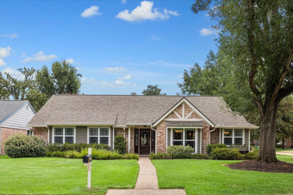 2702 Manila Lane, Houston, TX 77043