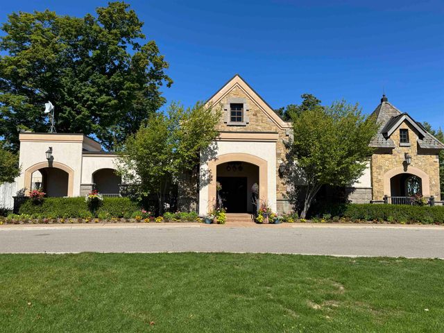 7765 Turnberry Circle, Williamsburg, MI 49690