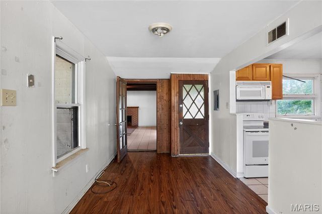 16 Brightwell Court, St Louis, MO 63031