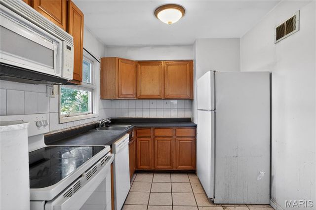16 Brightwell Court, St Louis, MO 63031