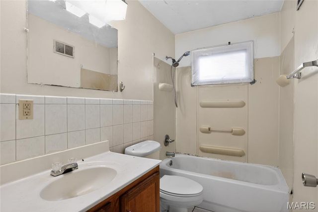16 Brightwell Court, St Louis, MO 63031