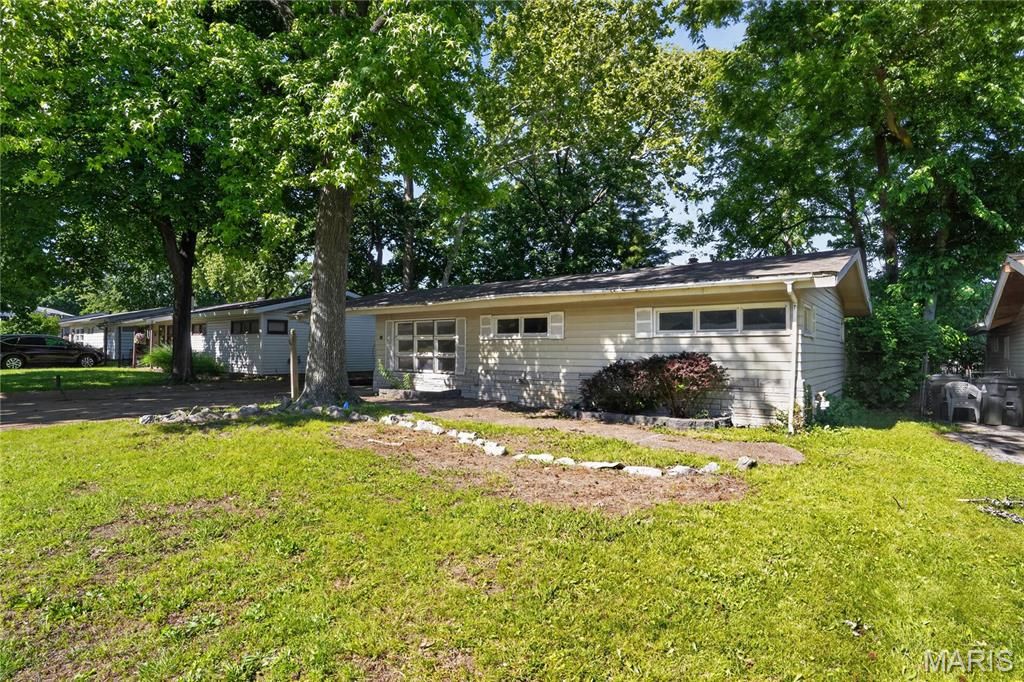 16 Brightwell Court, St Louis, MO 63031