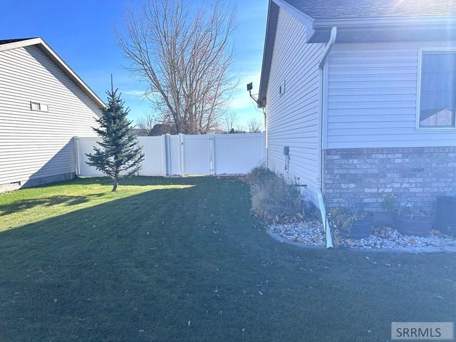 3684 Briar Creek Lane, Ammon, ID 83406