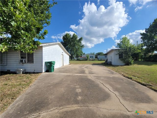 202 W Bobwhite Lane, Harker Heights, TX 76548