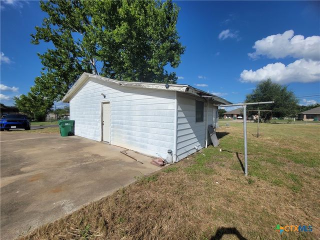 202 W Bobwhite Lane, Harker Heights, TX 76548