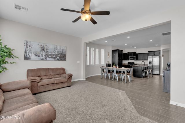 14372 Earl Chokiski Avenue, El Paso, TX 79938