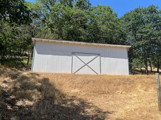 50 Tenney Drive, Rogue River, OR 97537