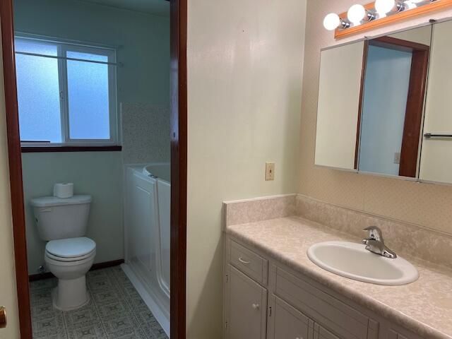 50 Tenney Drive, Rogue River, OR 97537