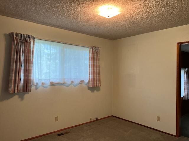 50 Tenney Drive, Rogue River, OR 97537