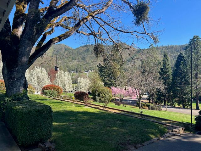 50 Tenney Drive, Rogue River, OR 97537