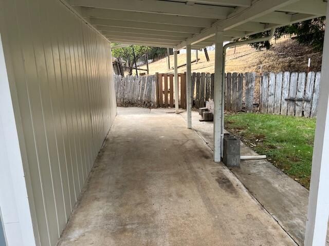 50 Tenney Drive, Rogue River, OR 97537