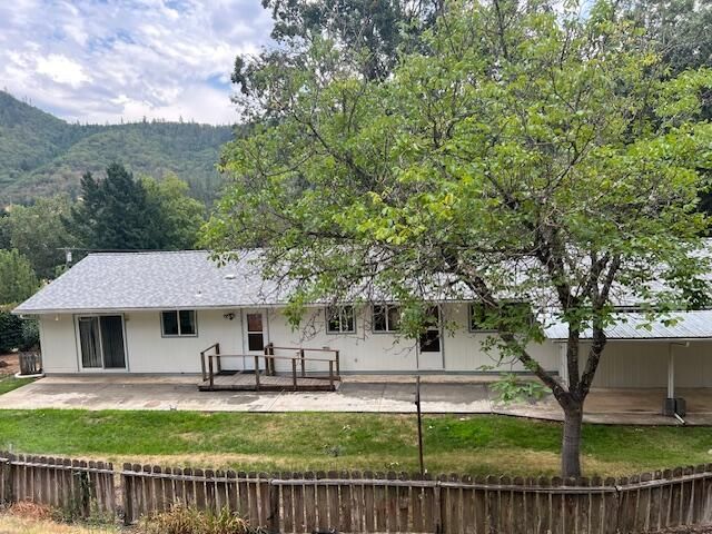 50 Tenney Drive, Rogue River, OR 97537