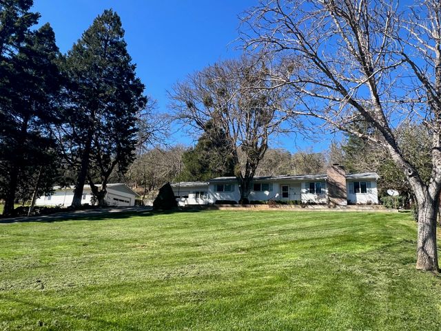 50 Tenney Drive, Rogue River, OR 97537