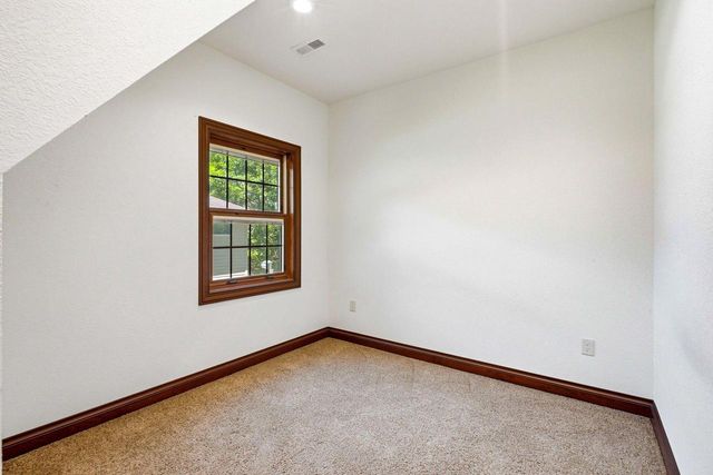 2125 N Peninsula ROAD, Oconomowoc, WI 53066