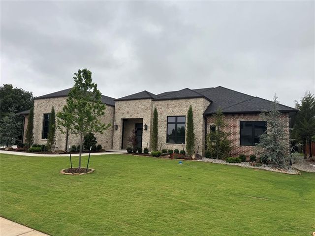 5017 Deerfield Drive, Edmond, OK 73034