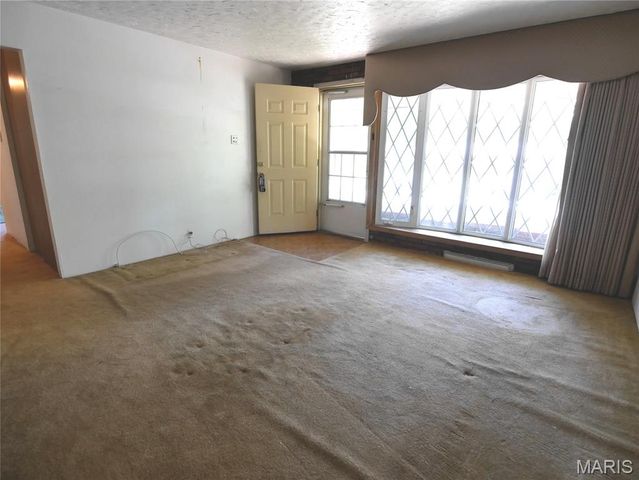 10412 Viscount Drive, St Louis, MO 63136