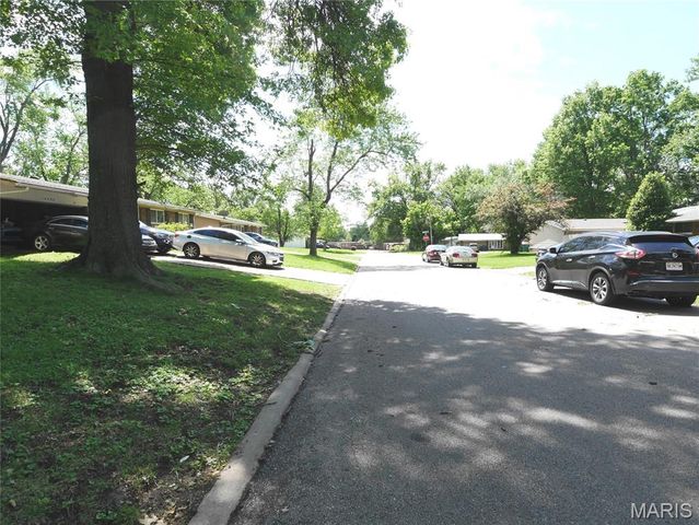 10412 Viscount Drive, St Louis, MO 63136