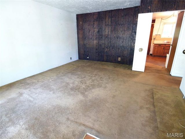 10412 Viscount Drive, St Louis, MO 63136