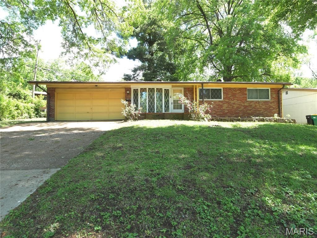 10412 Viscount Drive, St Louis, MO 63136