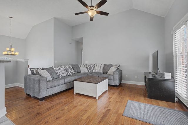 105 Buckhaven Ct, Hendersonville, TN 37075