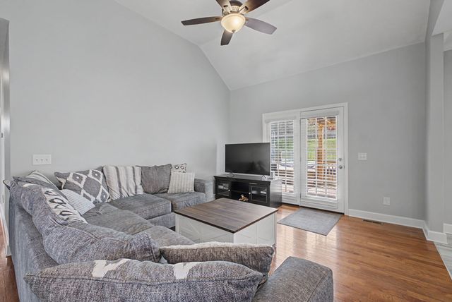 105 Buckhaven Ct, Hendersonville, TN 37075