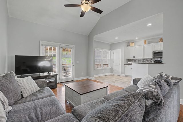 105 Buckhaven Ct, Hendersonville, TN 37075