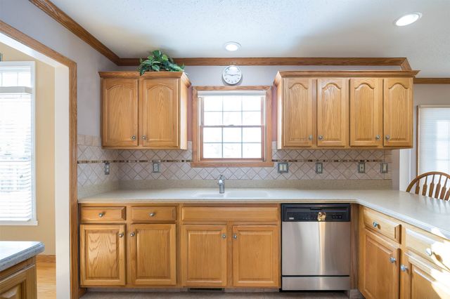 1002 BROOKS BAY Drive, Erie, PA 16505