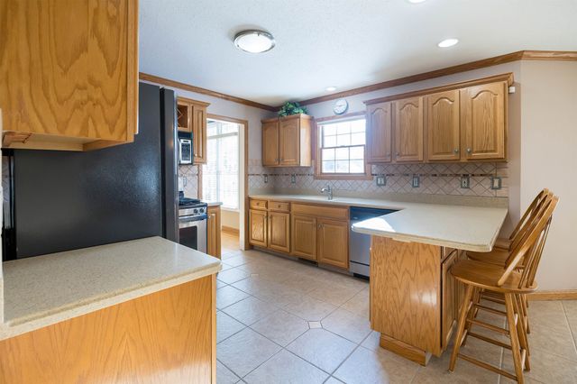 1002 BROOKS BAY Drive, Erie, PA 16505