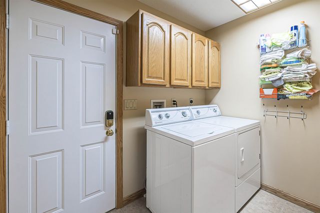 1002 BROOKS BAY Drive, Erie, PA 16505