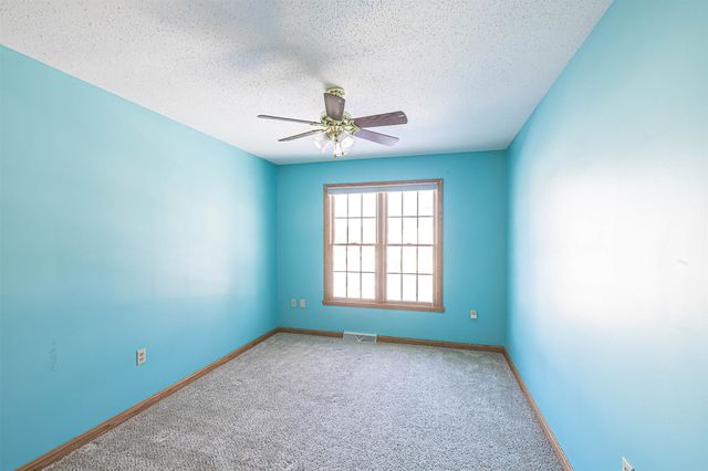 1002 BROOKS BAY Drive, Erie, PA 16505