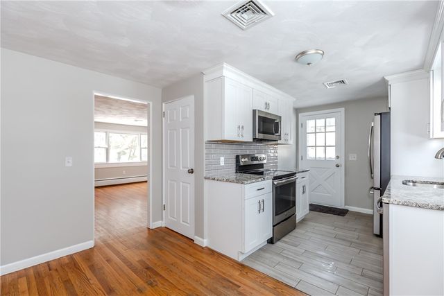 266 Vineyard Road, Warwick, RI 02889