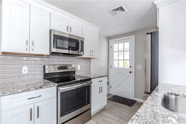 266 Vineyard Road, Warwick, RI 02889