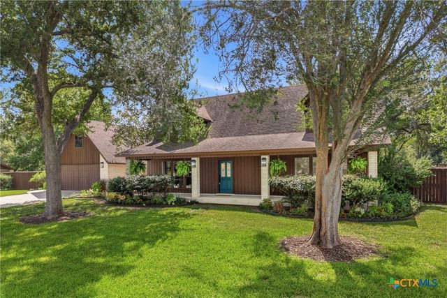 221 Montwood, Seguin, TX 78155