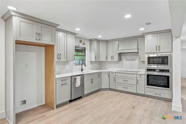 221 Montwood, Seguin, TX 78155
