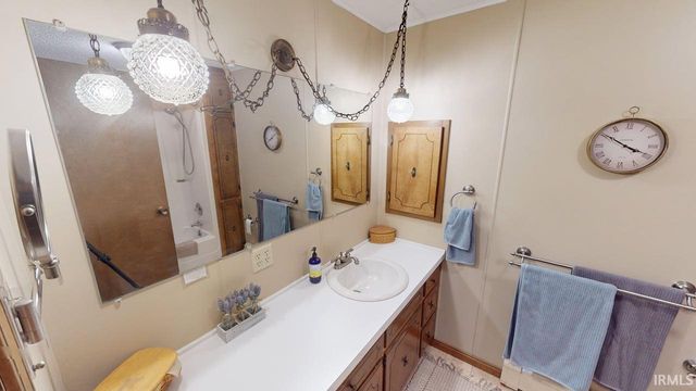 7892 E 450 north Crossroad, Logansport, IN 46947