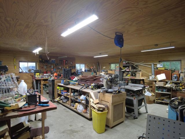 7892 E 450 north Crossroad, Logansport, IN 46947