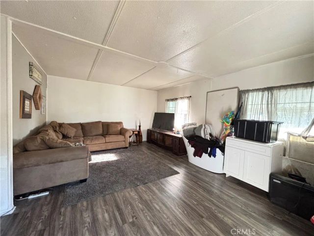 430 N Palm 102, Hemet, CA 92543