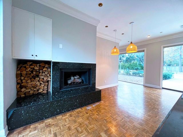 19 Windermere Lane, Houston, TX 77063