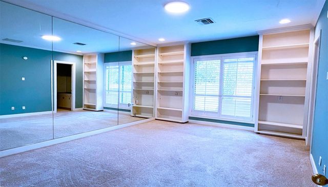 19 Windermere Lane, Houston, TX 77063