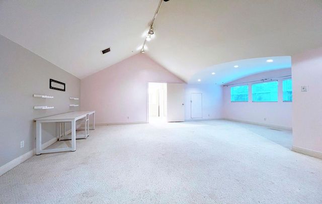 19 Windermere Lane, Houston, TX 77063