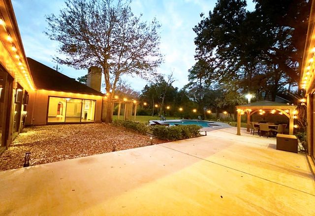 19 Windermere Lane, Houston, TX 77063