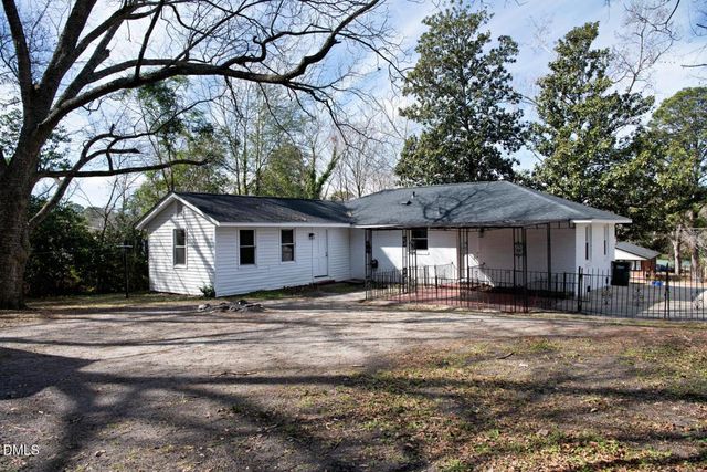 3933 Village Drive, Fayetteville, NC 28304