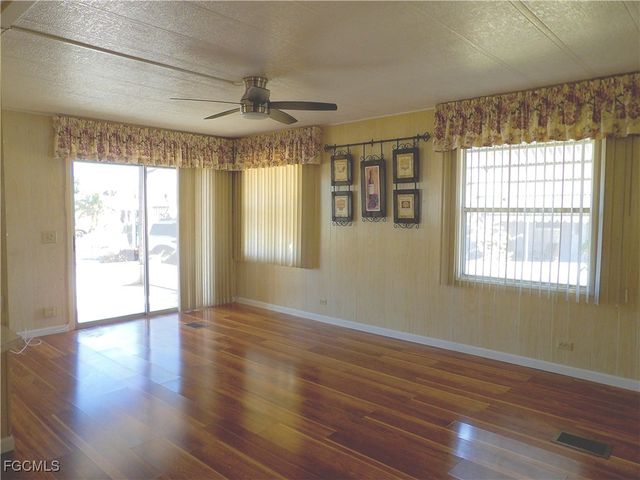 250 Shrub LN N, North Fort Myers, FL 33917