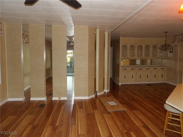 250 Shrub LN N, North Fort Myers, FL 33917