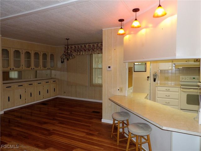 250 Shrub LN N, North Fort Myers, FL 33917