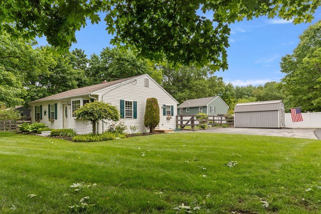 192 School Street, Groveland, MA 01834