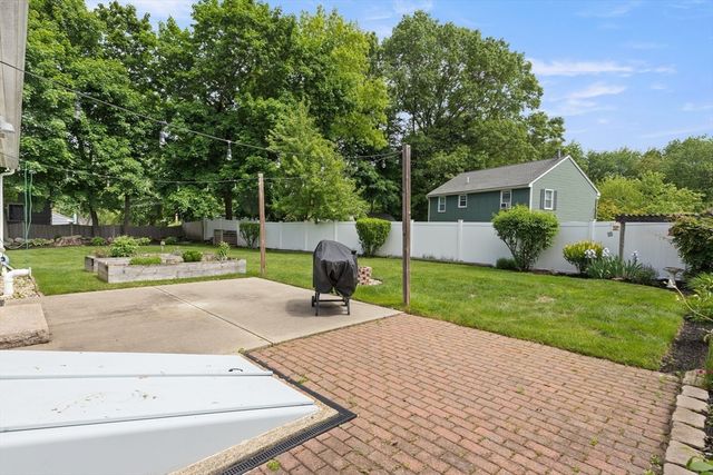 192 School Street, Groveland, MA 01834