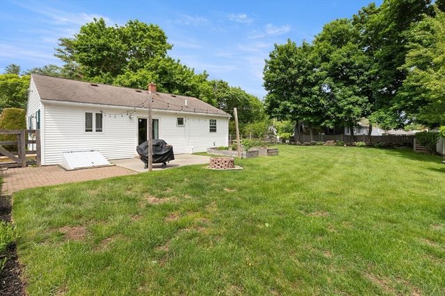 192 School Street, Groveland, MA 01834